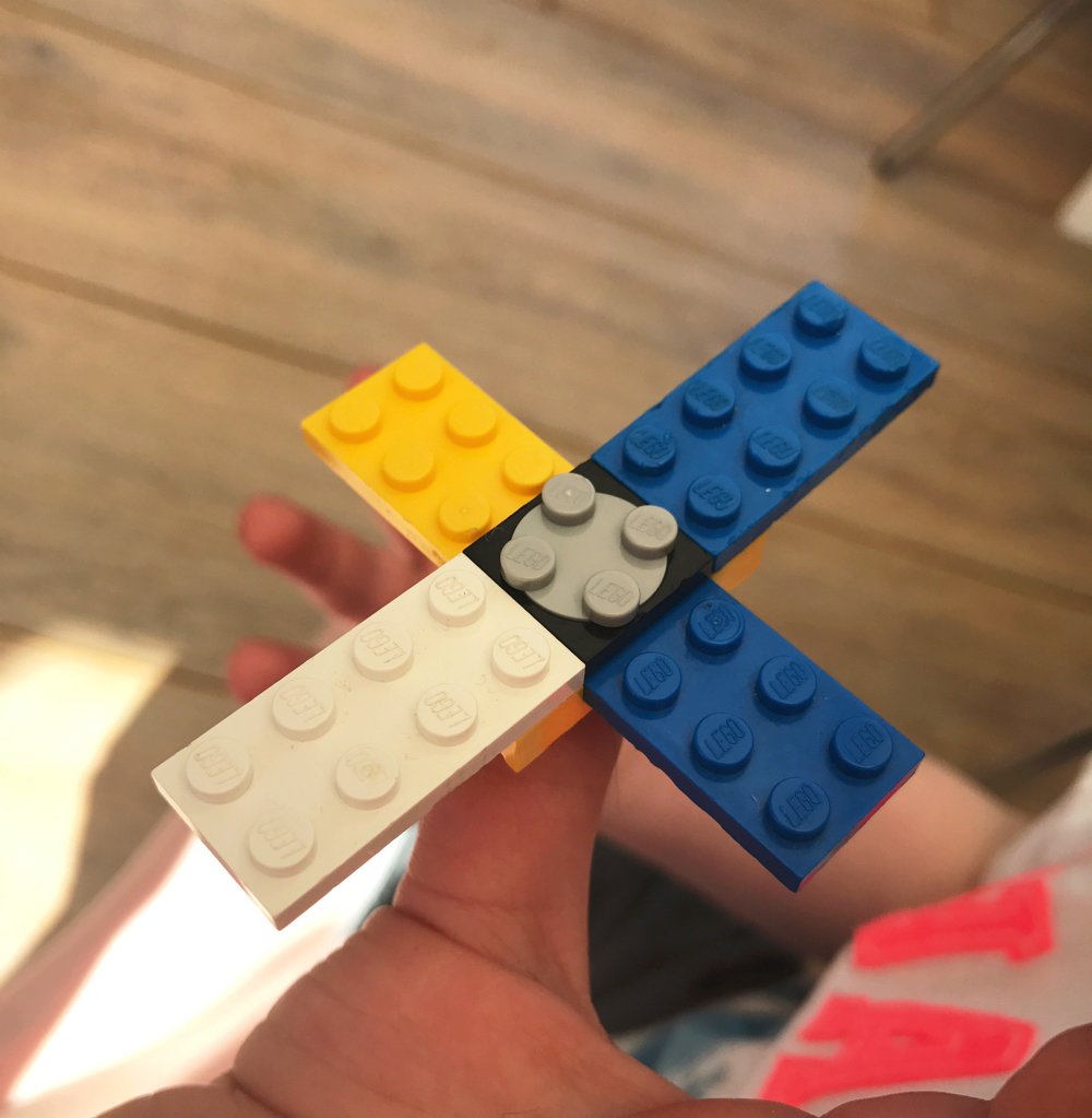 How to make a LEGO fidget spinner Daisies & Pie