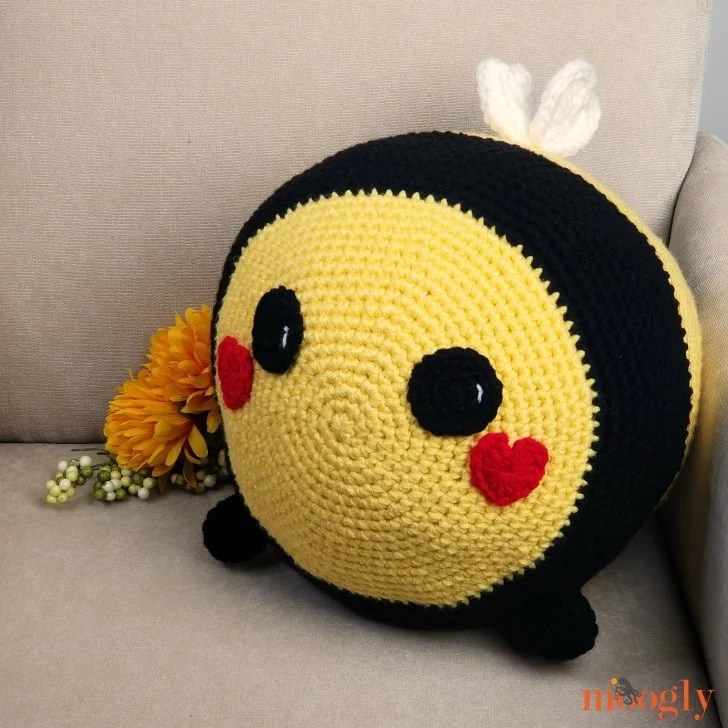 17 Easy Crochet Bee Patterns (Stuffies To Pillows!) Daisy Cottage Designs