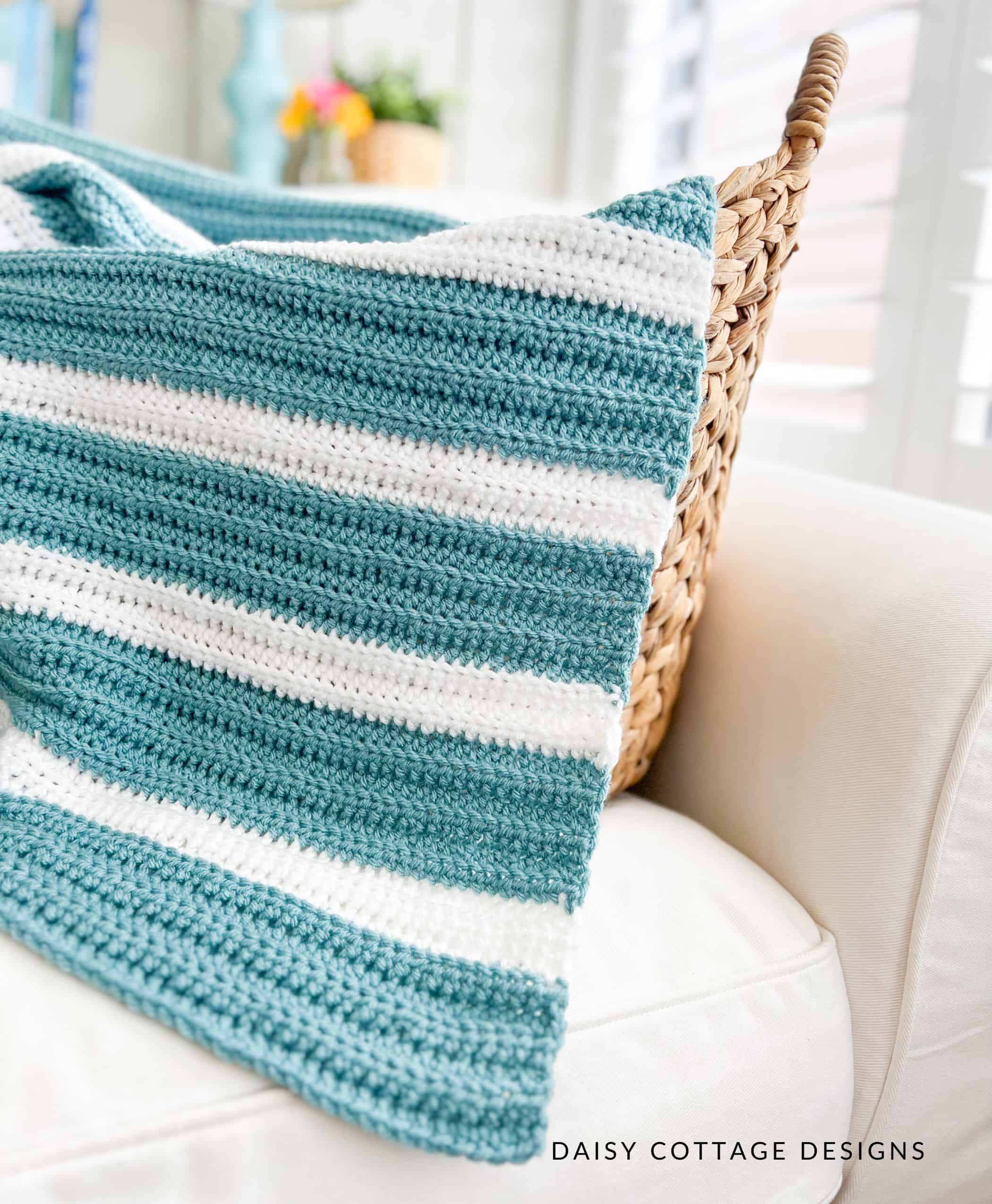 Super Easy TwoColor Blanket Crochet Pattern (FREE!)