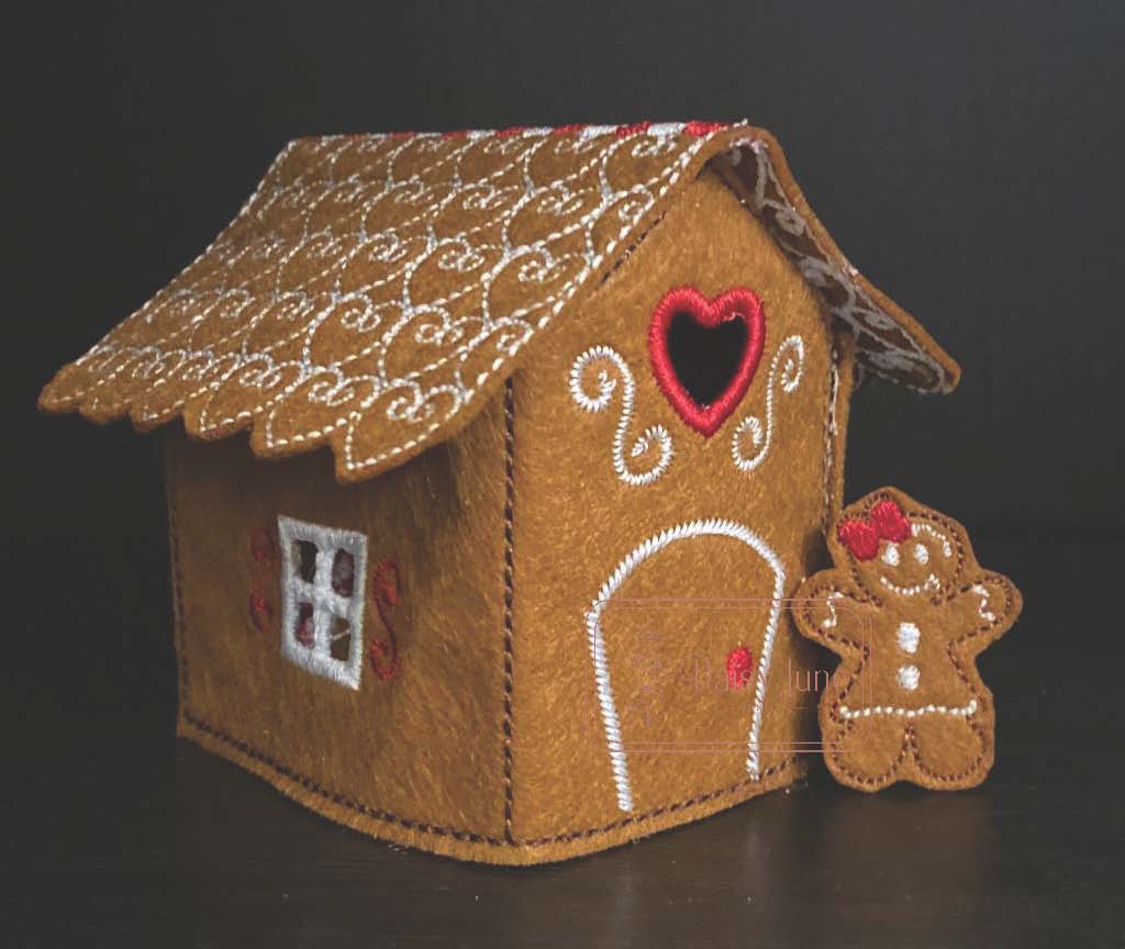 Heart Gingerbread HouseGH2