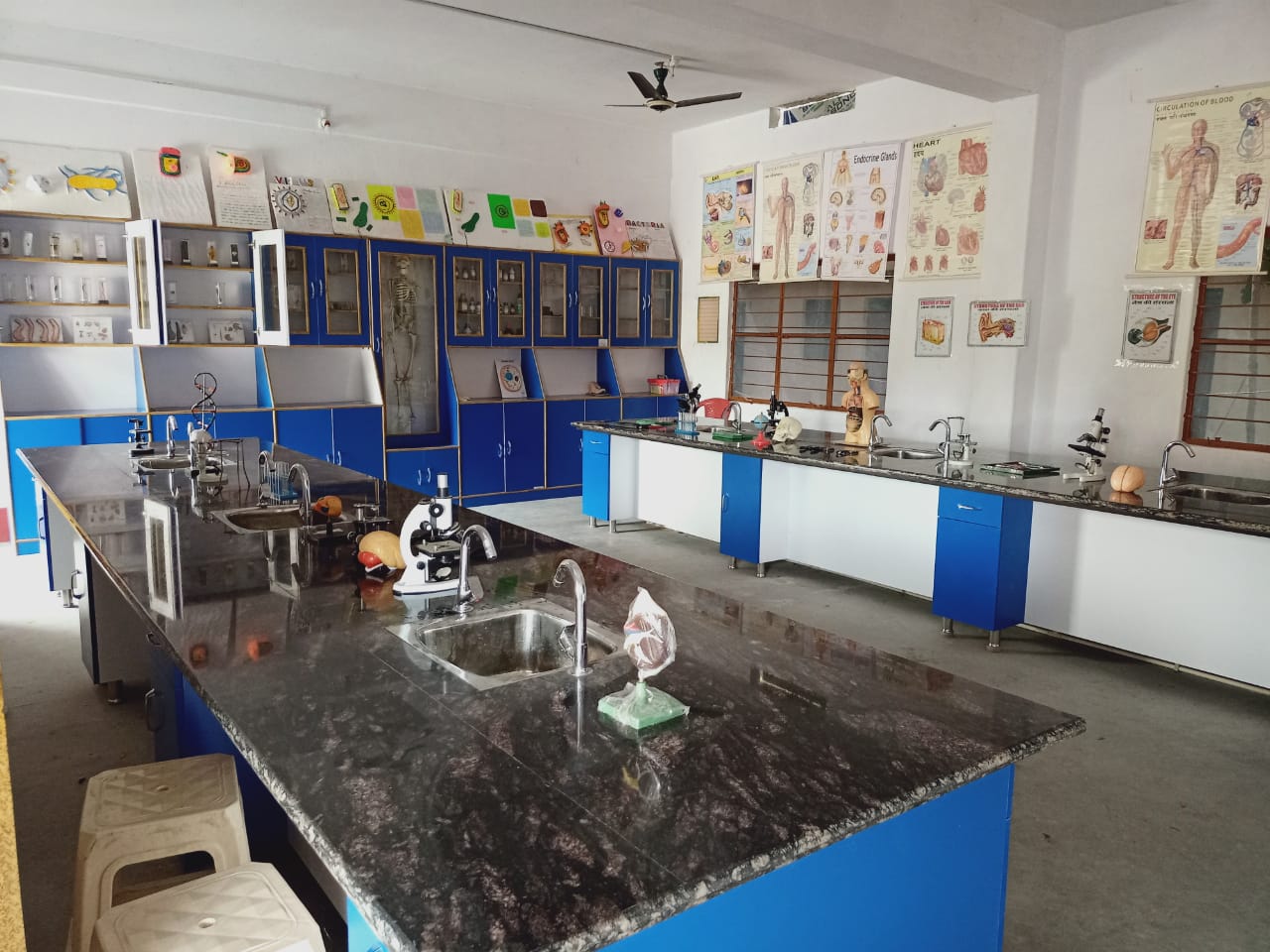 Biology Lab Daksh Public School