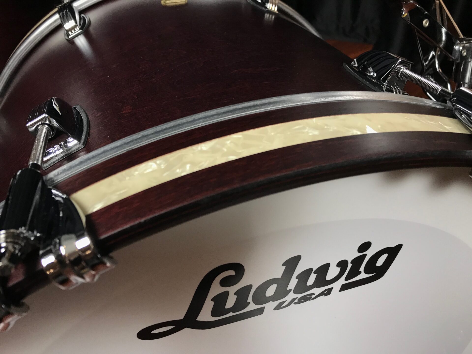 Ludwig USA Classic Maple Downbeat Satin Mahogany With VMP Inlays 3pc