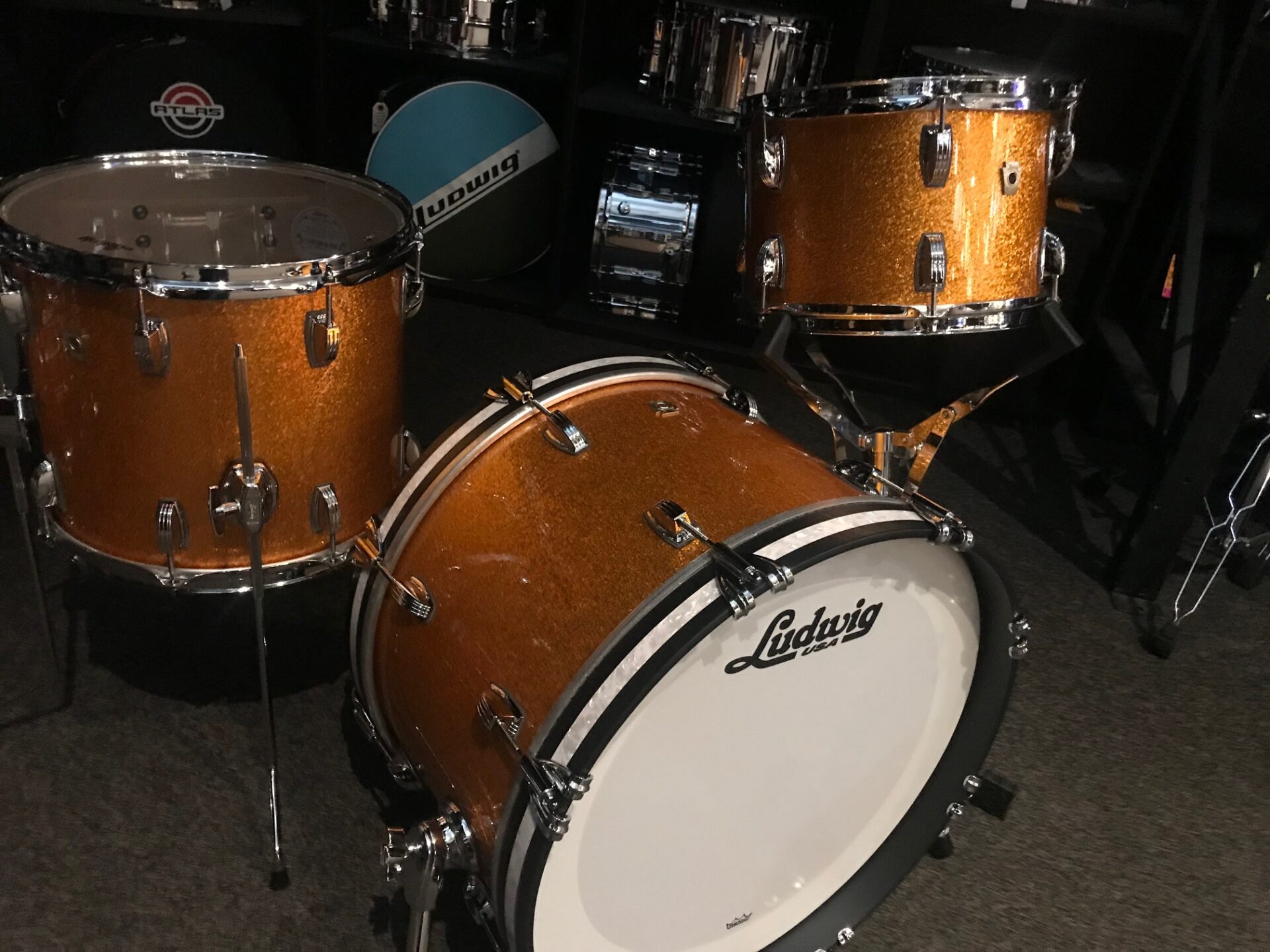 Ludwig Classic Maple Stingray Gold Sparkle 3pc Kit With White Marine