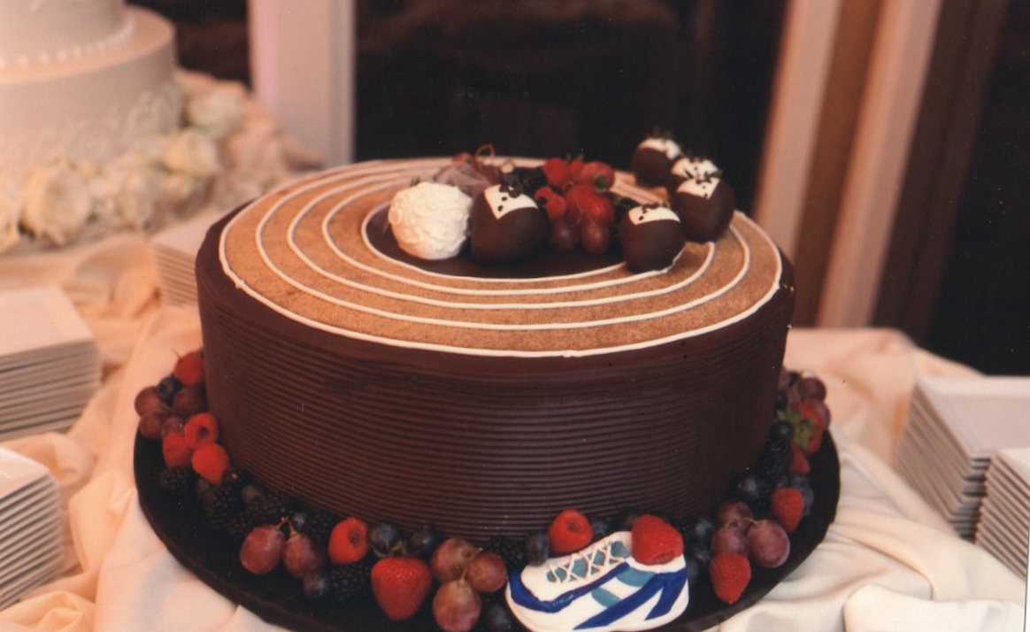 UpsideDown Wedding Cake (No really!) Dallas Duo Bakes