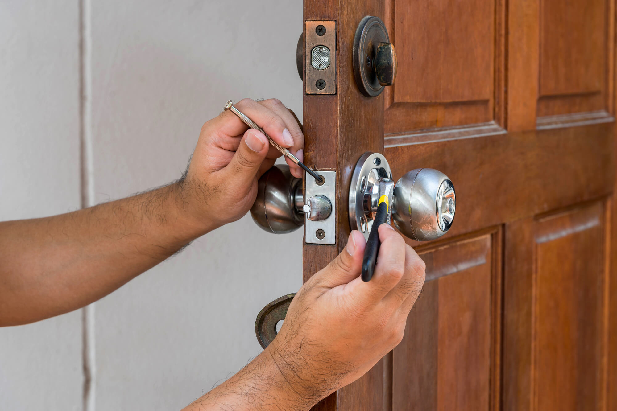 How Much Do Locksmiths Charge and When Should You Hire One?