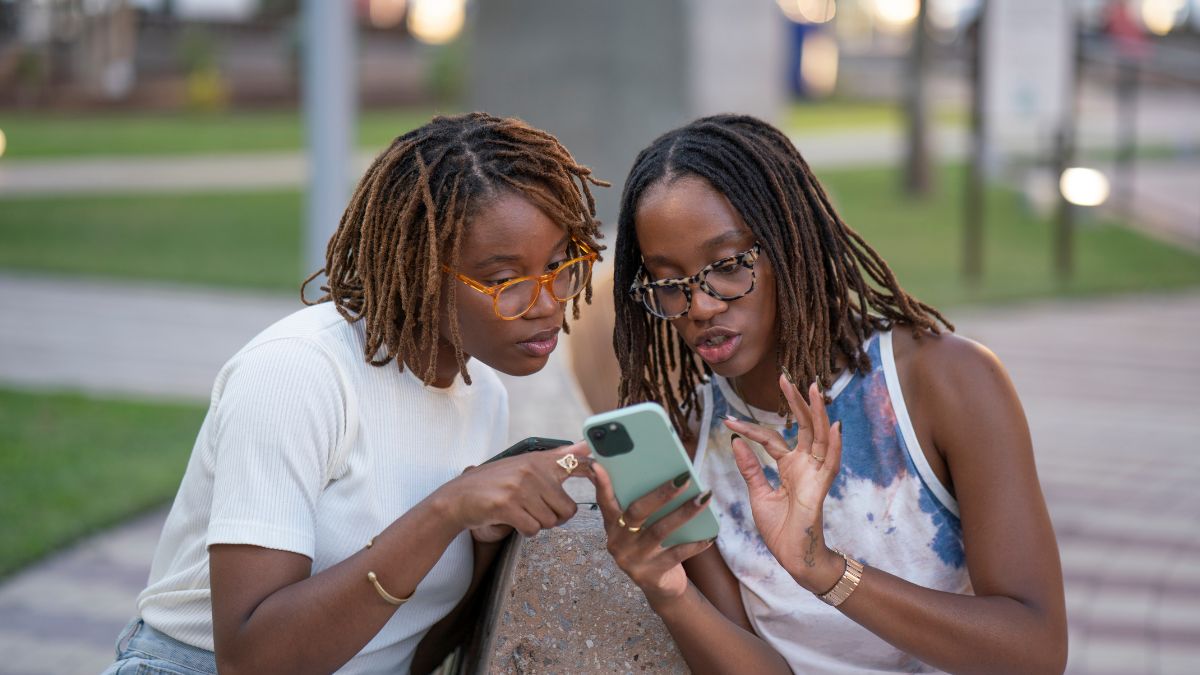 Things You Should Never Post on Social Media Dallas Single (Mom) Parents