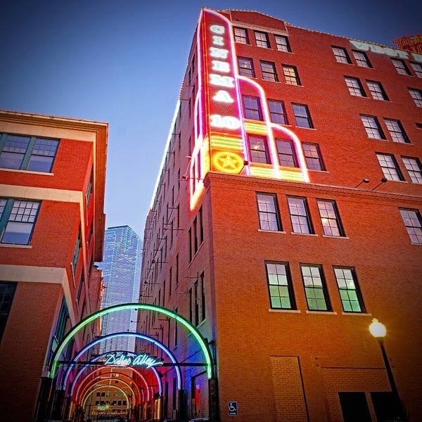 Rechtzeitig Inserent Investition west end dallas tx aufholen Hypothese Lärm