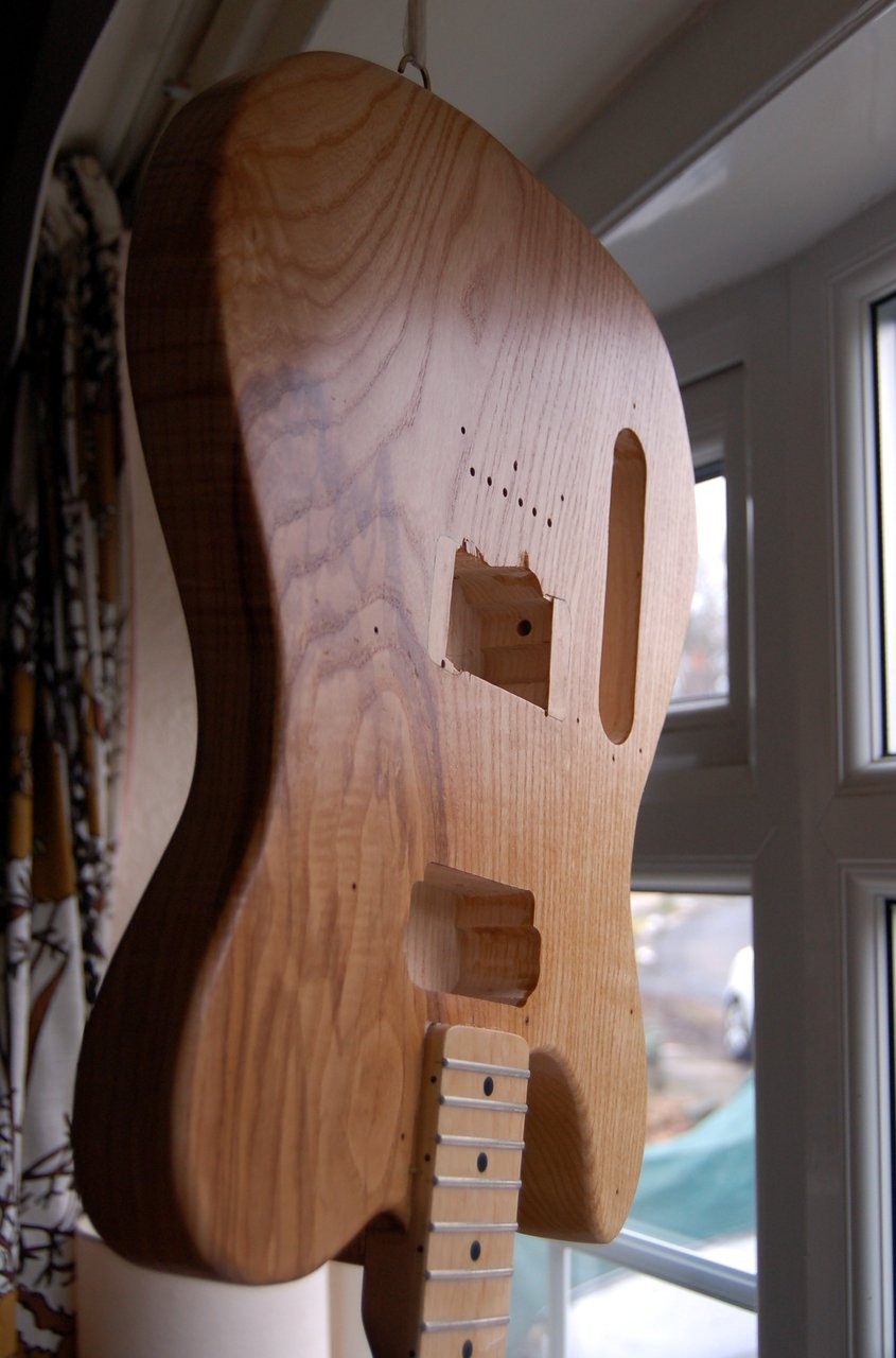 Dave Mac's Window on the World Finishing a guitar with Danish Oil