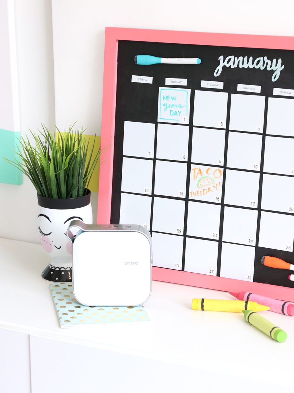 DIY Whiteboard Calendar with DYMO MobileLabeler damask love