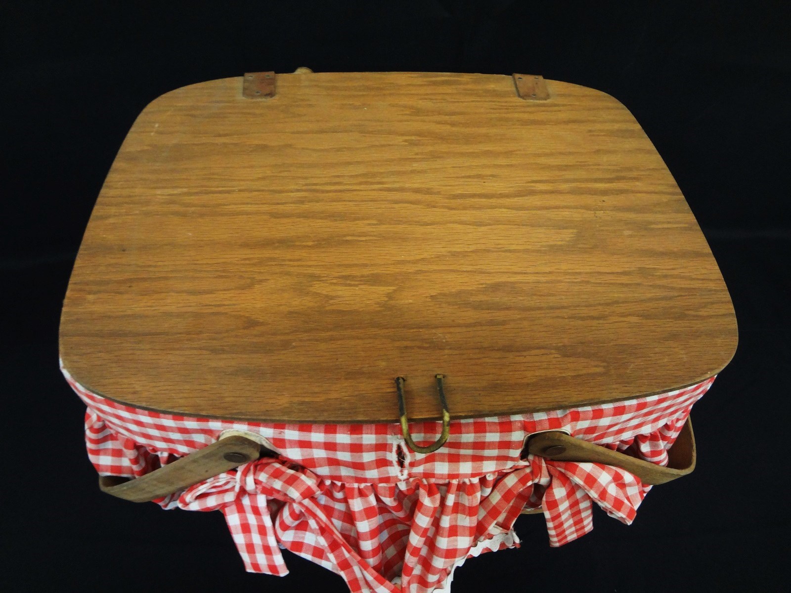 Lot Detail Longaberger Picnic Basket with Liner and Riser