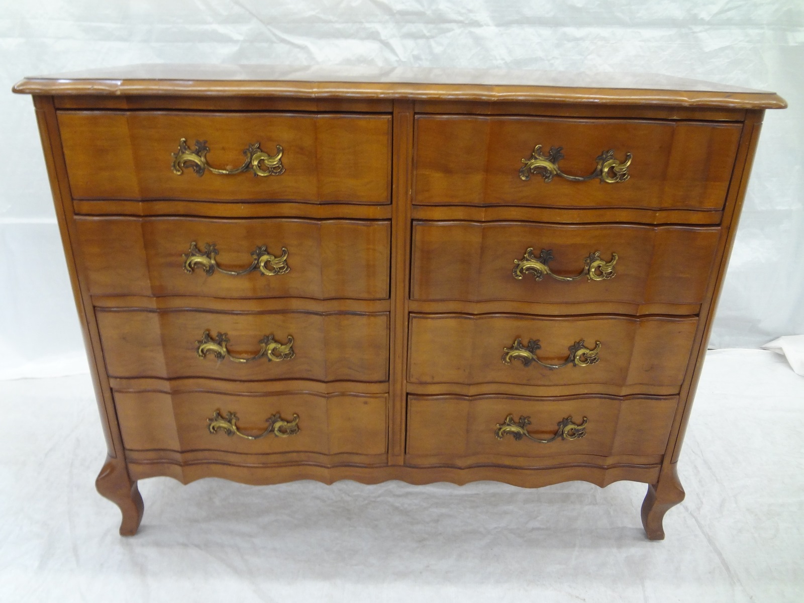 Lot Detail Cherry Chest of Eight Drawers Sanford Furniture