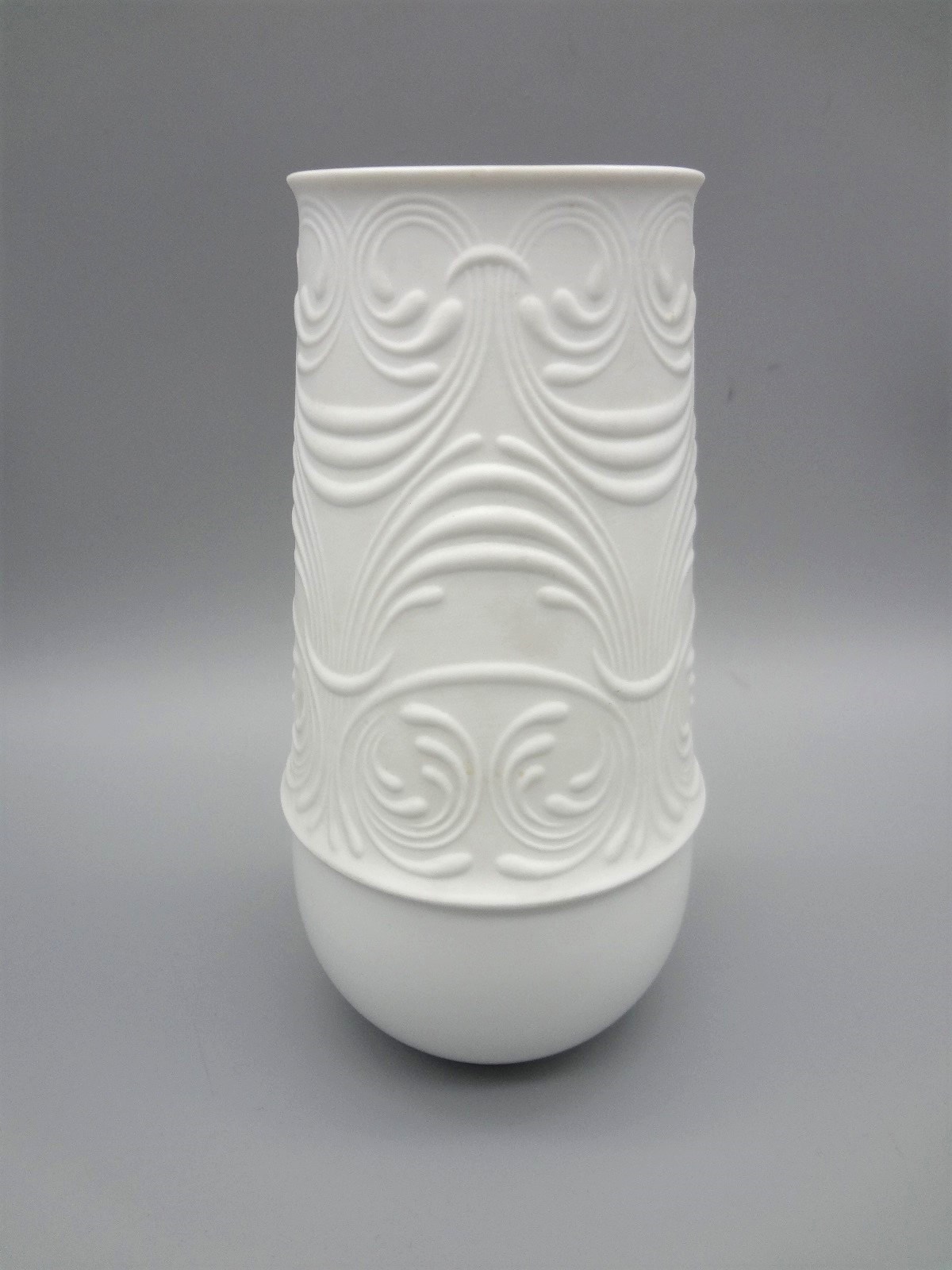 Lot Detail Rosenthal White Matte Porcelain Vase