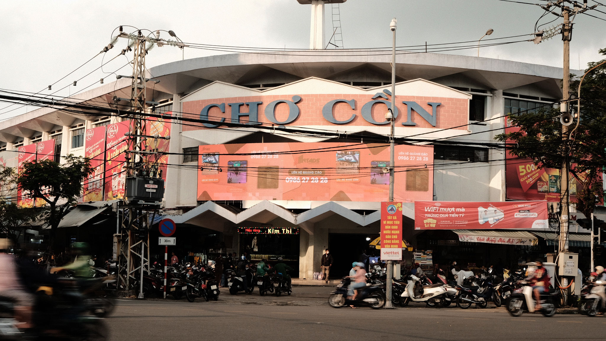 Cồn Market The Biggest Market For Local People in Da Nang Da Nang