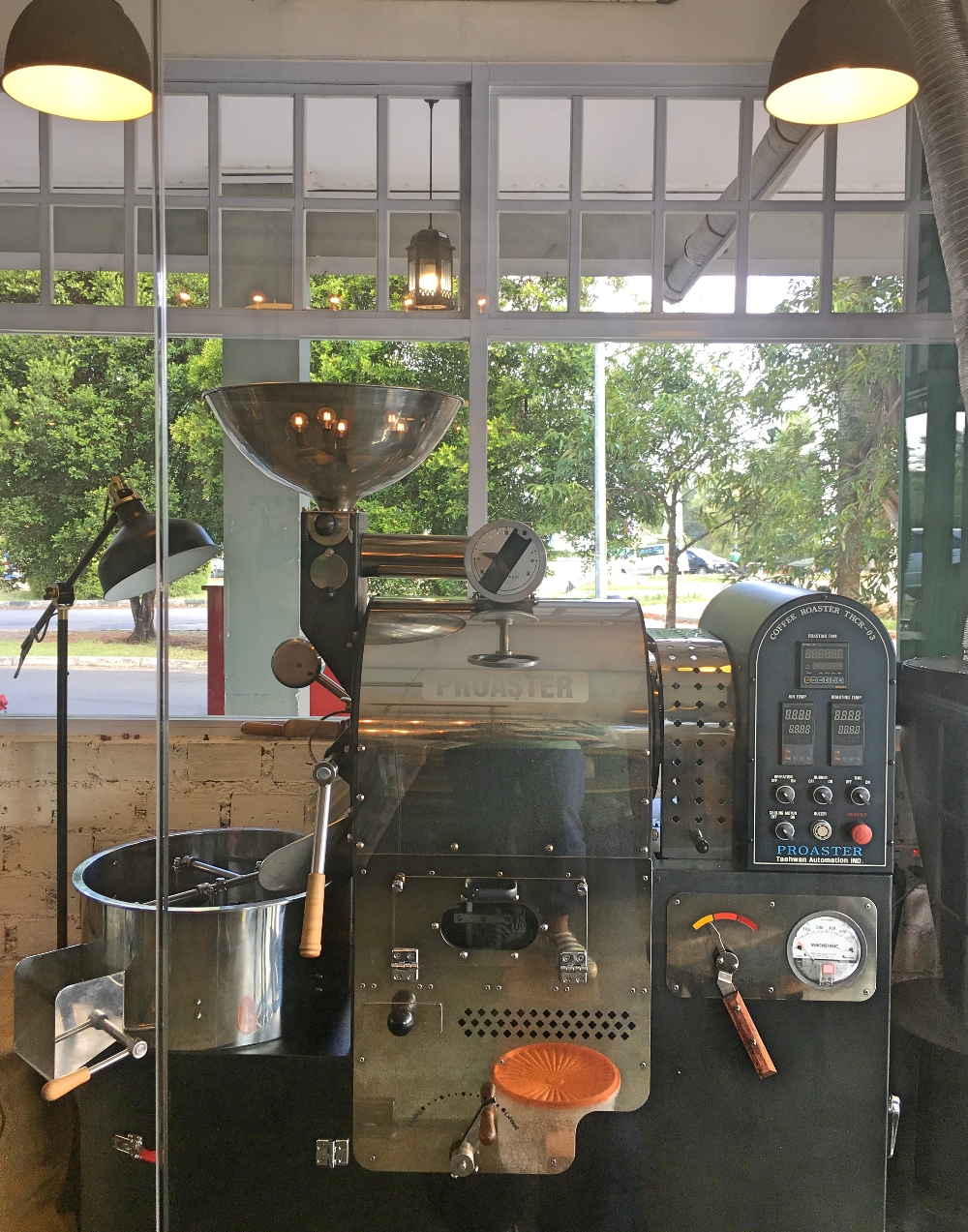 Anchor Cafe & Roastery Surga Pemuja Kopi di Batam