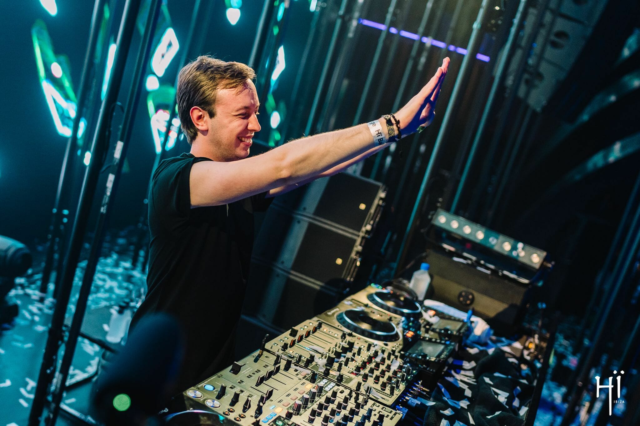 Saturday Night Session 045 Andrew Rayel reveals why 'Silver Lining