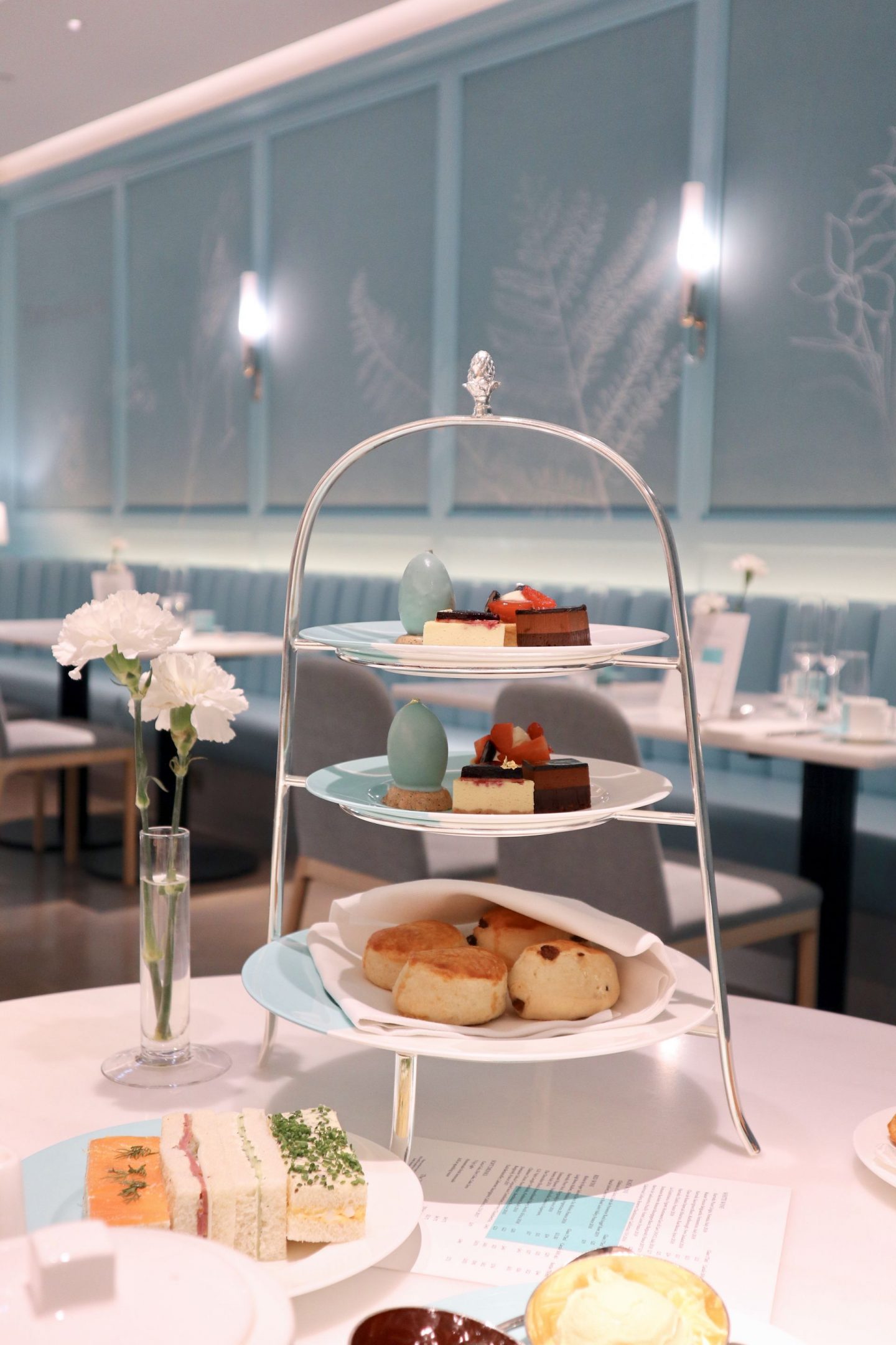 TIFFANY AFTERNOON TEA THE TIFFANY BLUE BOX CAFE AT HARRODS Dancing