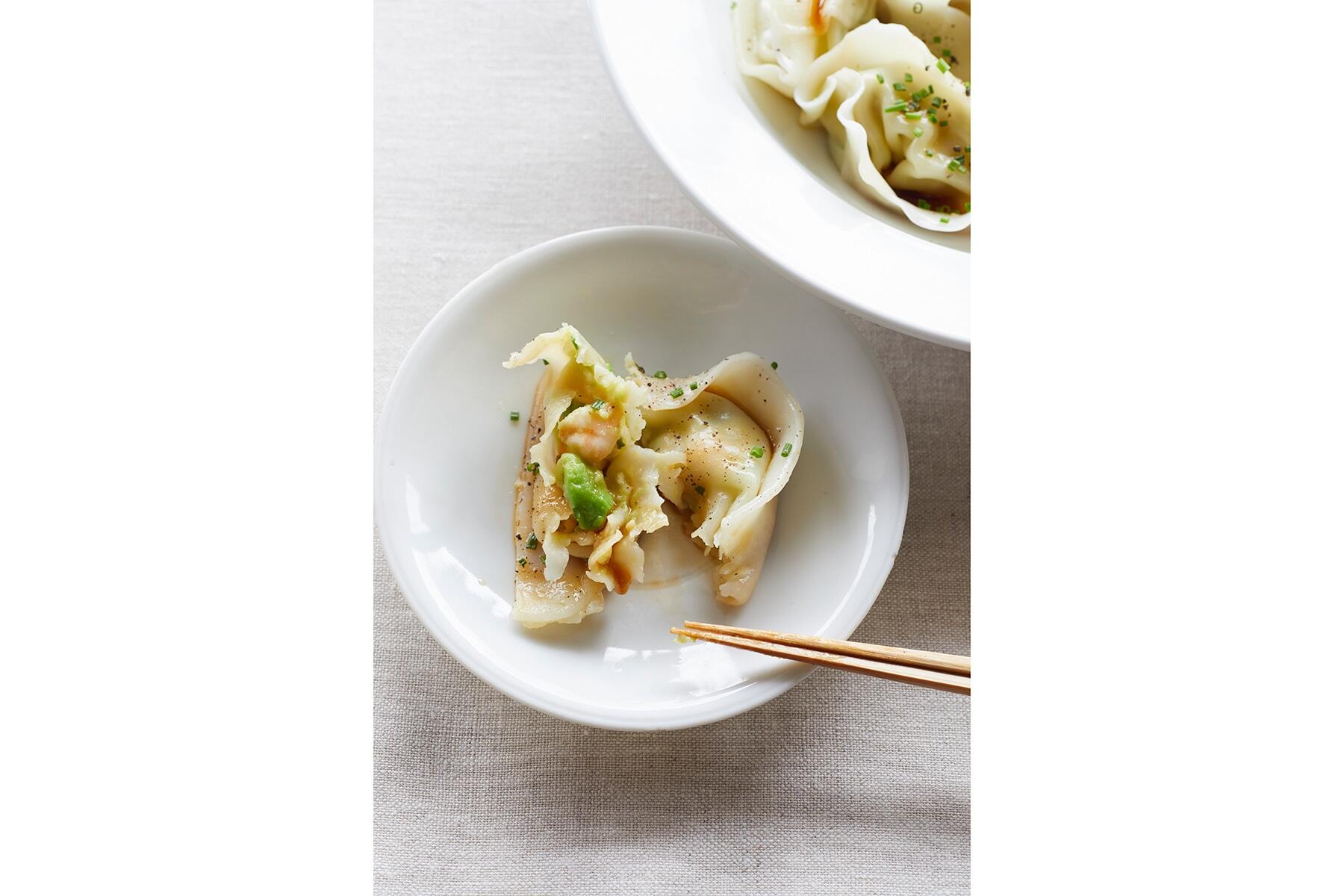 つるんと軽い食べ心地の"アボカドと海老のゆで餃子" 白いごはんに合うアボカドレシピ 【公式】dancyu