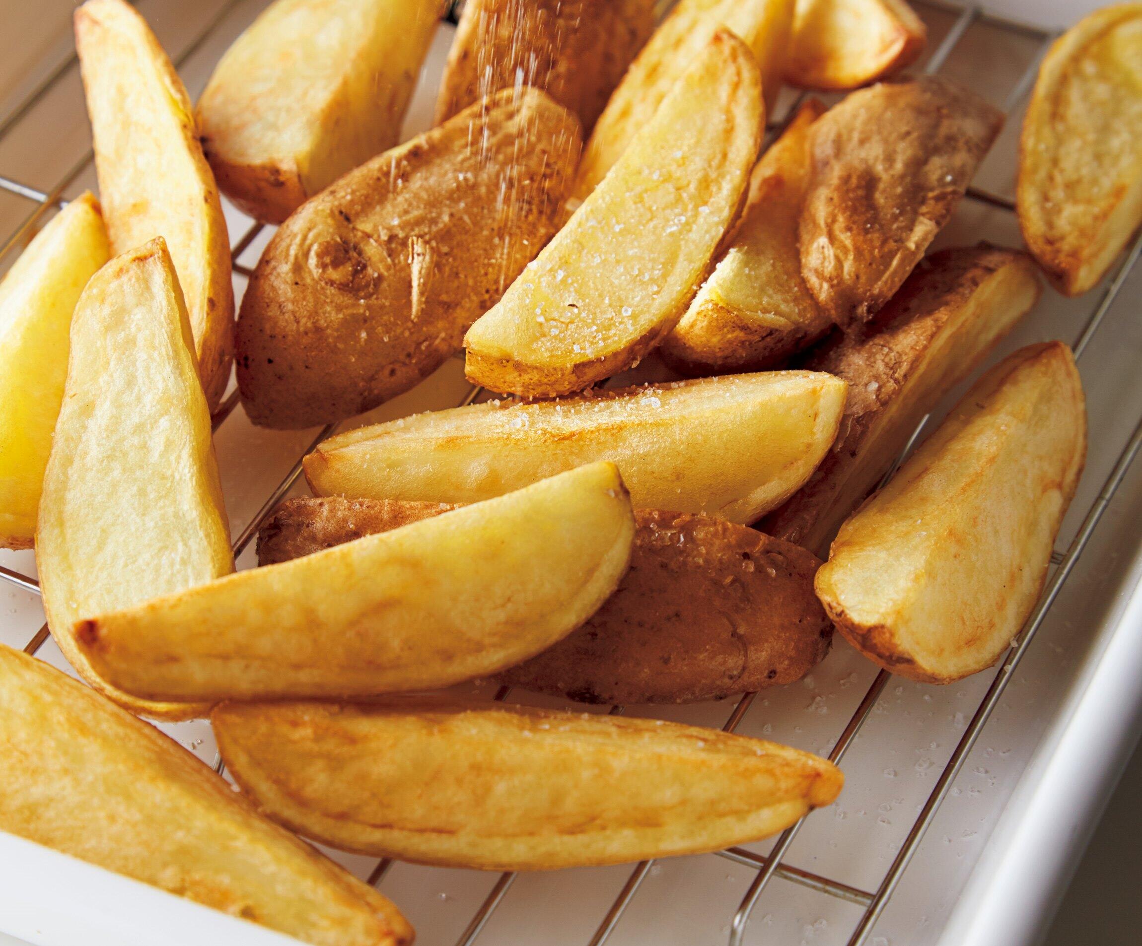 ホクホクで塩味が絶妙な"フライドポテト" 素材の風味を生かす塩使いの基本レシピ 【公式】dancyu (ダンチュウ)