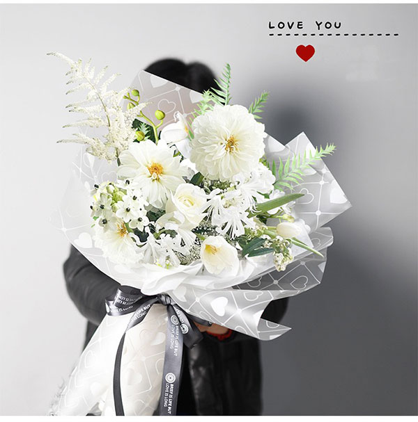 Plastic Clear Love Heart Flower Wraps 20 pcs Per Bag D & E Floral