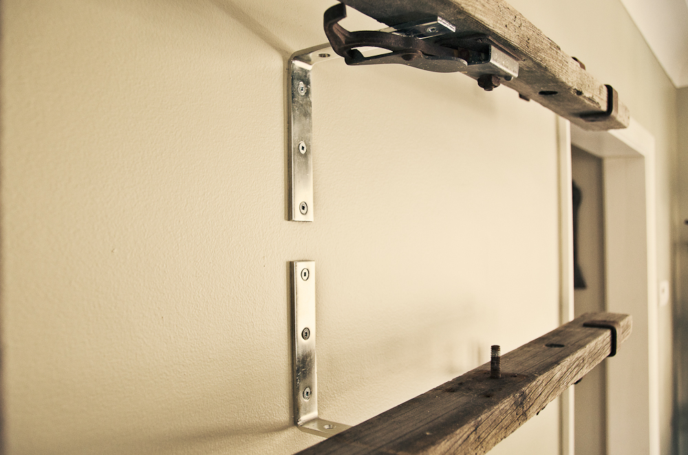 Cheap DIY Antique Ladder Shelf