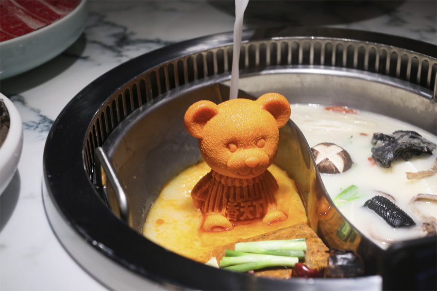Spice World 香天下火锅 Teddy Bear Mala Hotpot With “Barbie” Wagyu Beef At