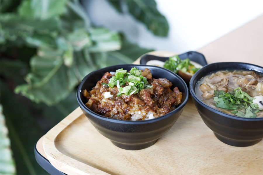 Eat 3 Bowls Classroom Themed Taiwanese Café With Tasty Lu Rou Fan And