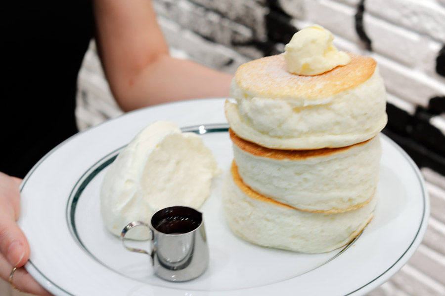 Gram Café & Pancakes Japan’s Most Famous Wobbly Pancakes, At Siam