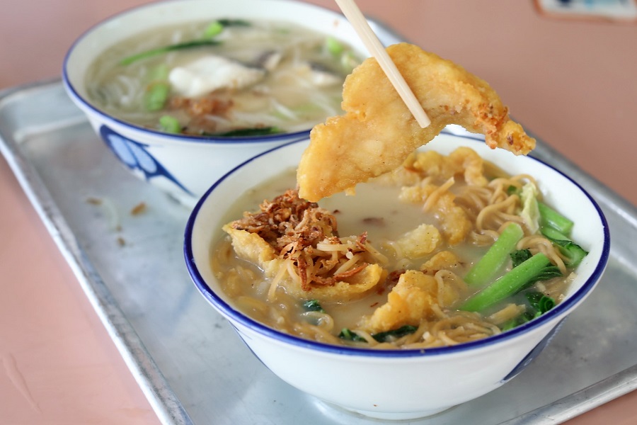 Beach Road Fish Head Bee Hoon Tasty Fried Fish Bee Hoon Soup At Whampoa, With Michelin