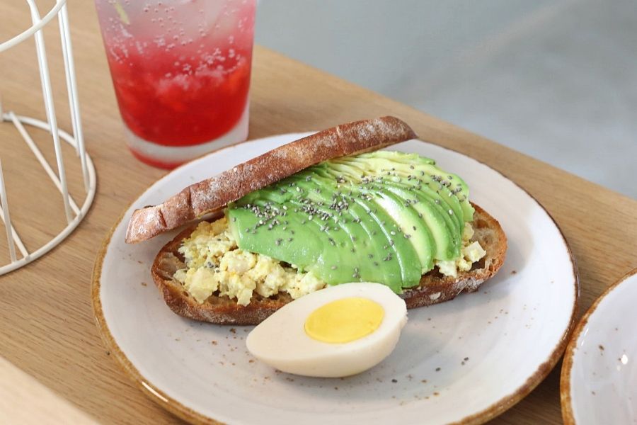 Chanterelle Café Siglap Cafe With “Eggless Egg Toast” And Refreshing