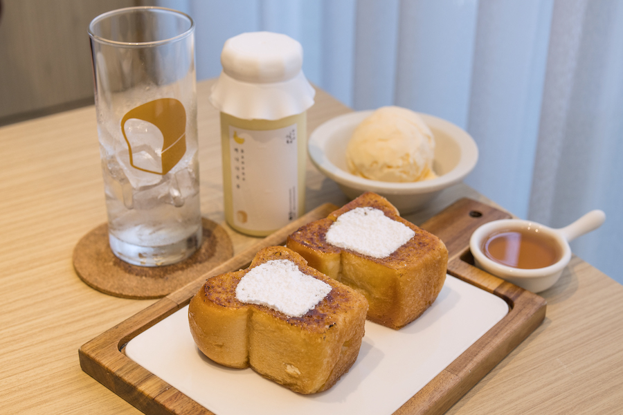 MIL Toast House, BANGKOK Popular Korean Souffle French Toast