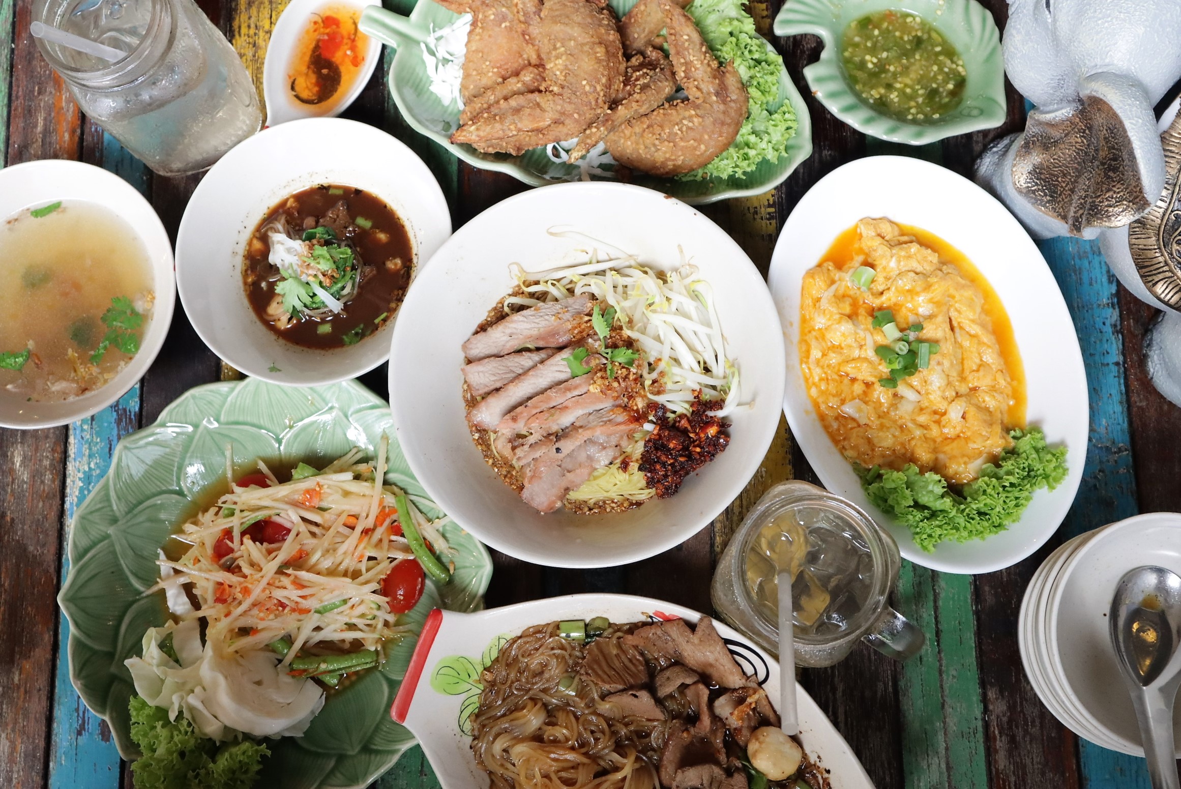Warm Up Cafe Opens At The Star Vista Thai Eatery With Garden Theme
