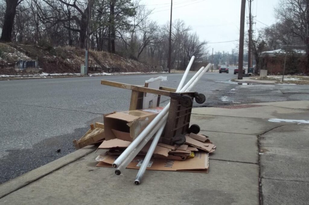 What's Wrong With This Picture? Errors Made by Generators of Universal