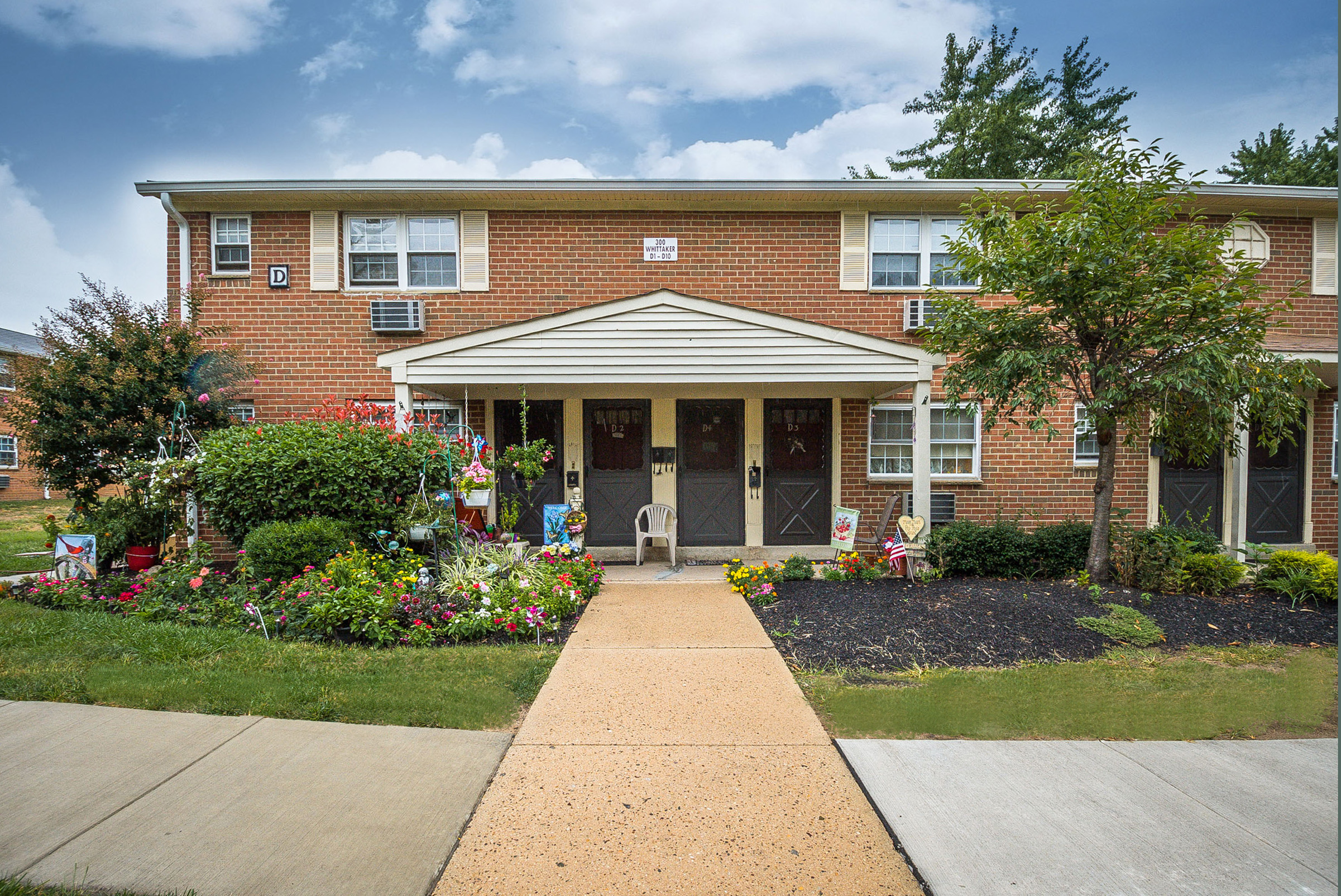 Riverside garden park horley 346155Riverside garden park horley