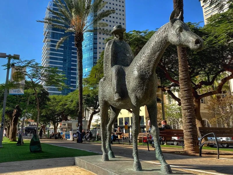 Appreciating the Architectural Marvels of Rothschild Boulevard Danny