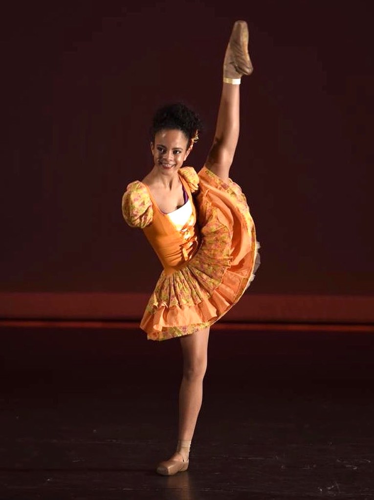 Vitória Buono Boche, danseuse née sans bras, impressionnante