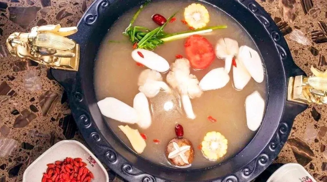 How to choose the hot pot soup base in the restaurant?