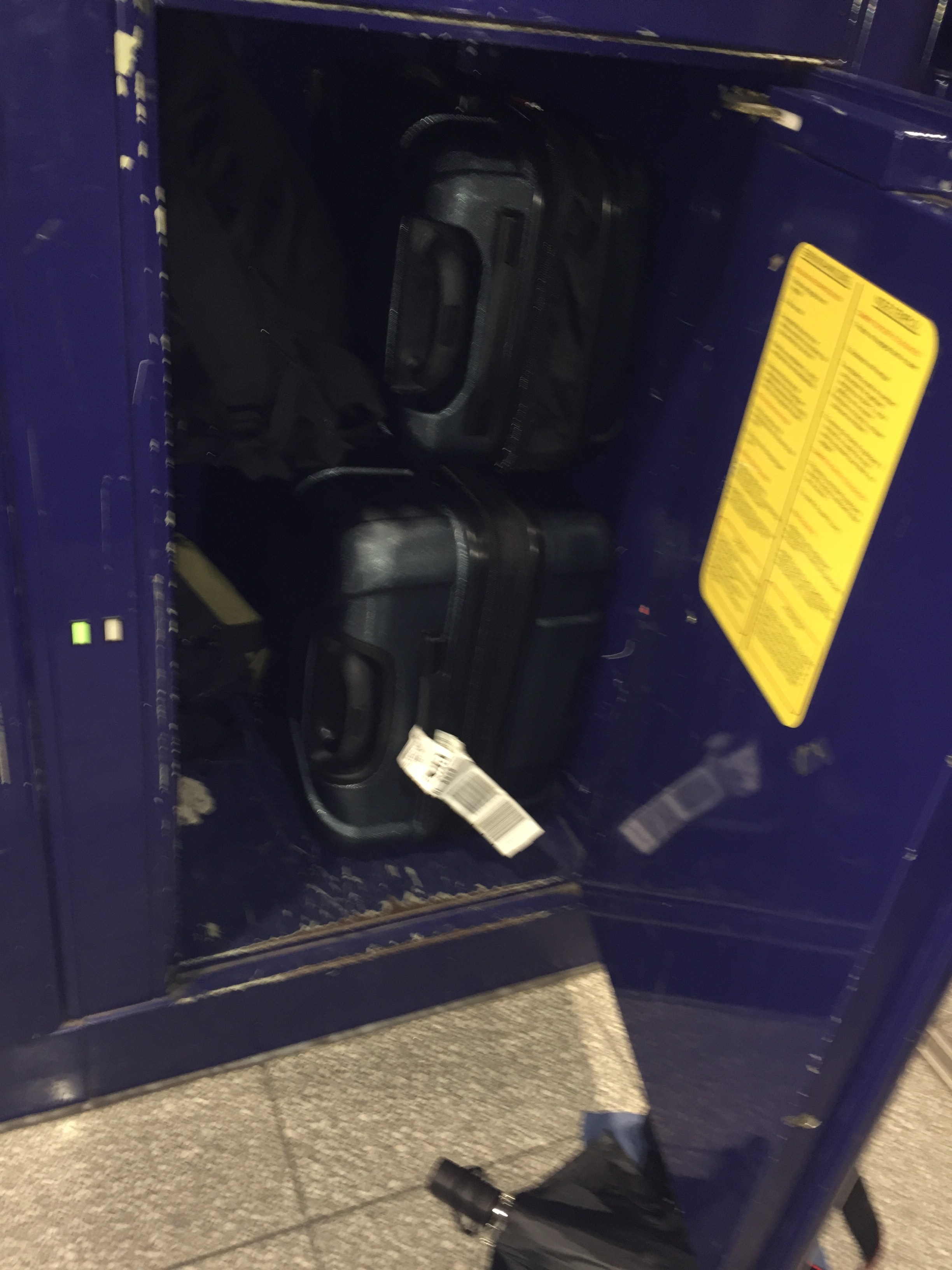 The first time I used a locker, Brussels Midi station