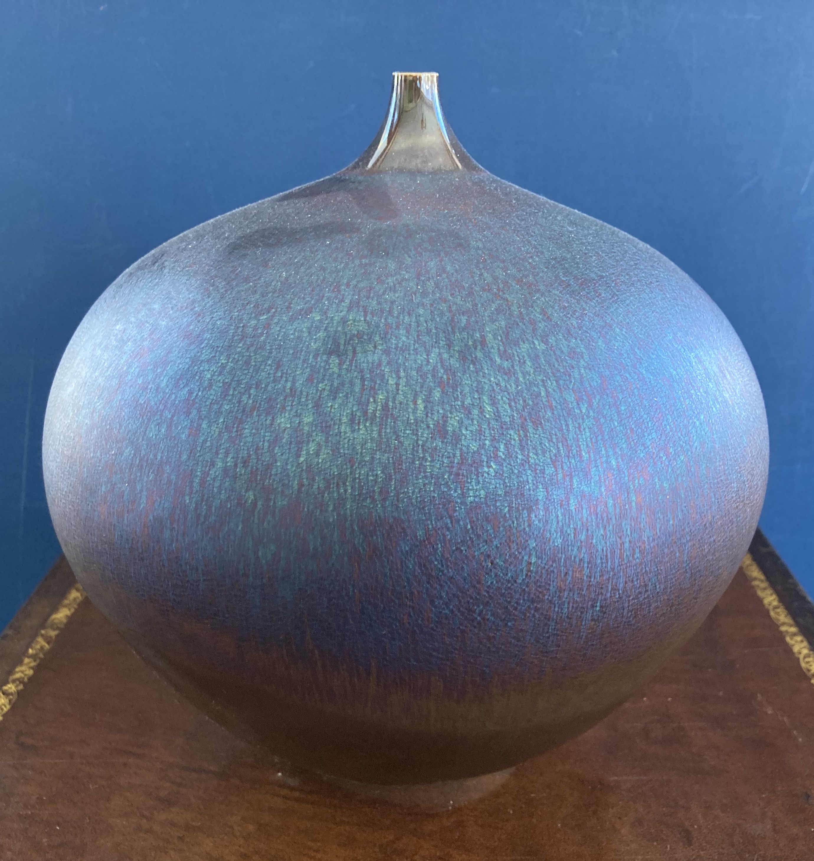 Iridescent blue glaze, Large Vase, Hideaki Miyamura D'Antan Art