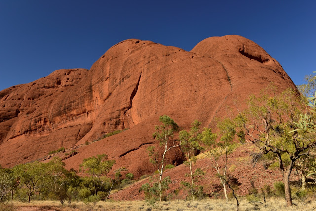 aust_487-in-valley