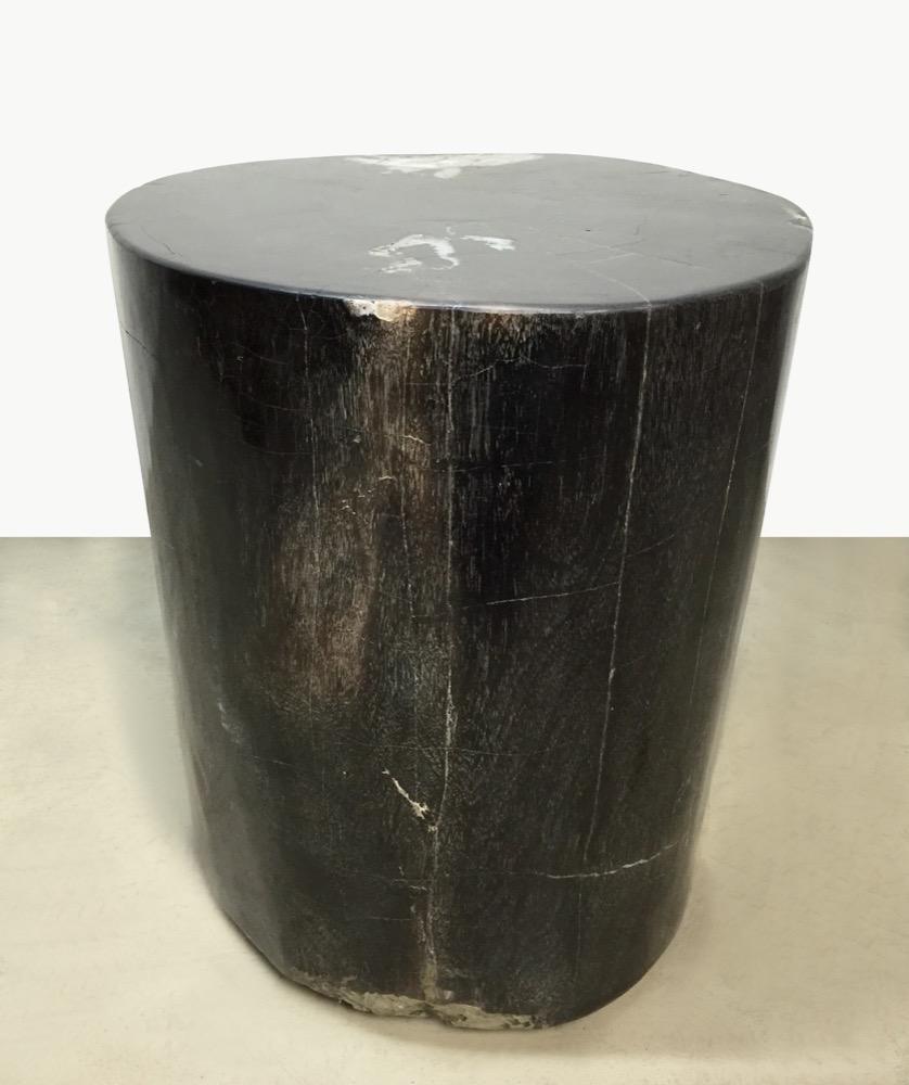 PW118 20″ L X 17 1/2″ W X 20 3/4″ H | DAO