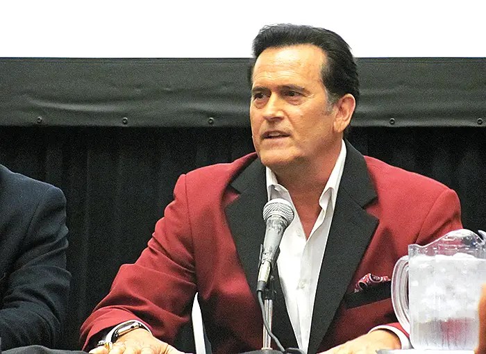Bruce Campbell Asks For Last Fan Standing Kickstarter Support Daps Magic