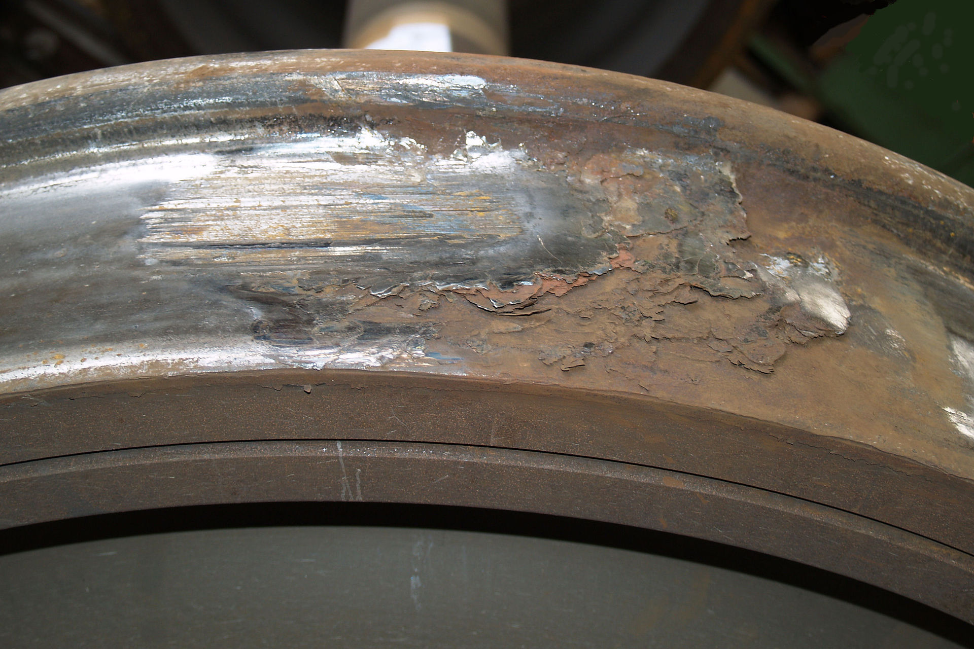 How Metro North Tries to Keep Trains from Sliding as Leaves Fall on the