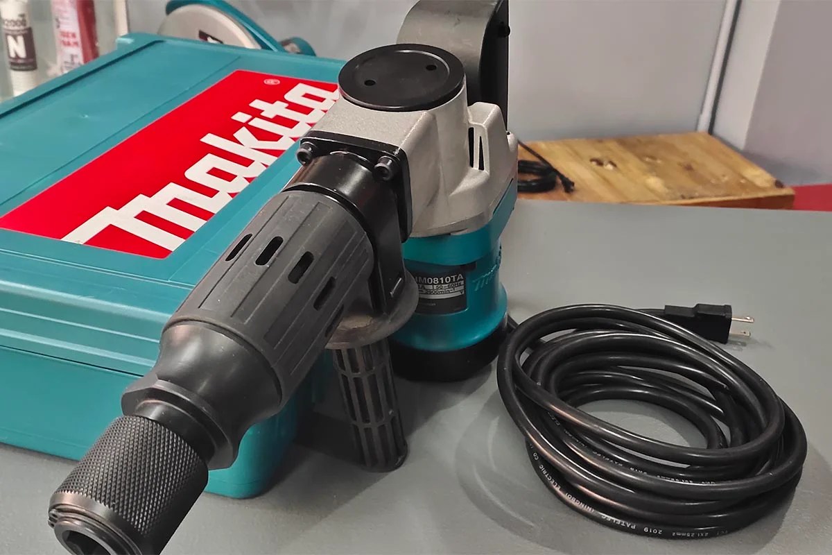 Makita Demolition Hammer 5.5 Kg 7.6J (HM0810TA) DARiV Power Tools