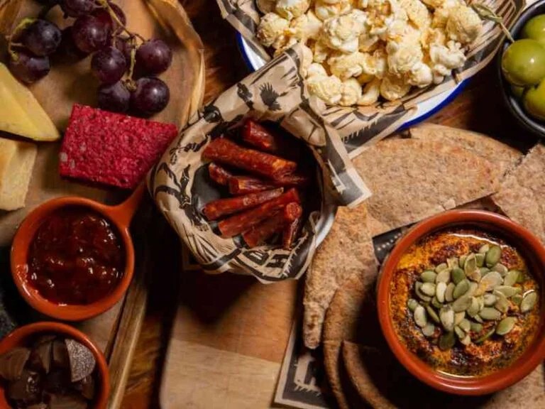 Menu Food & Drinks Dark Horse Bar