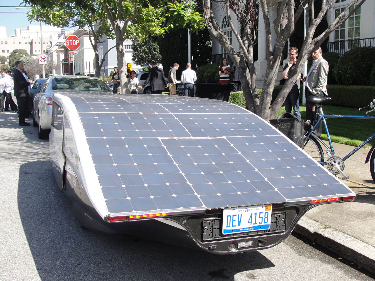Driving a solarpowered family car