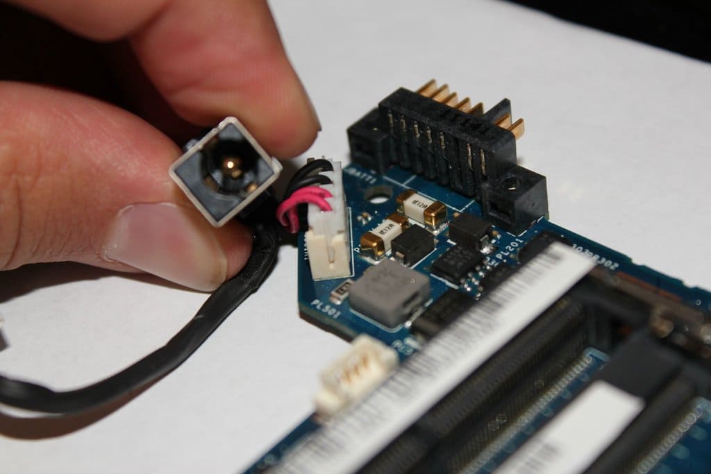 Ремонт цепей питания ноутбука Компьютерный сервис