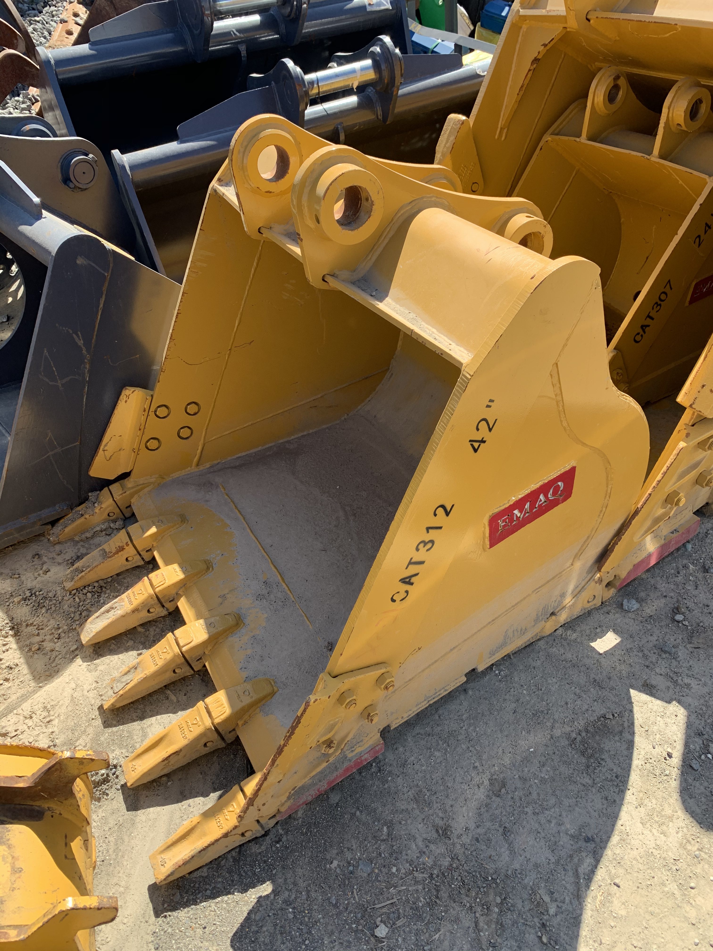 CAT 312 42" BUCKET Darling Sons Intl