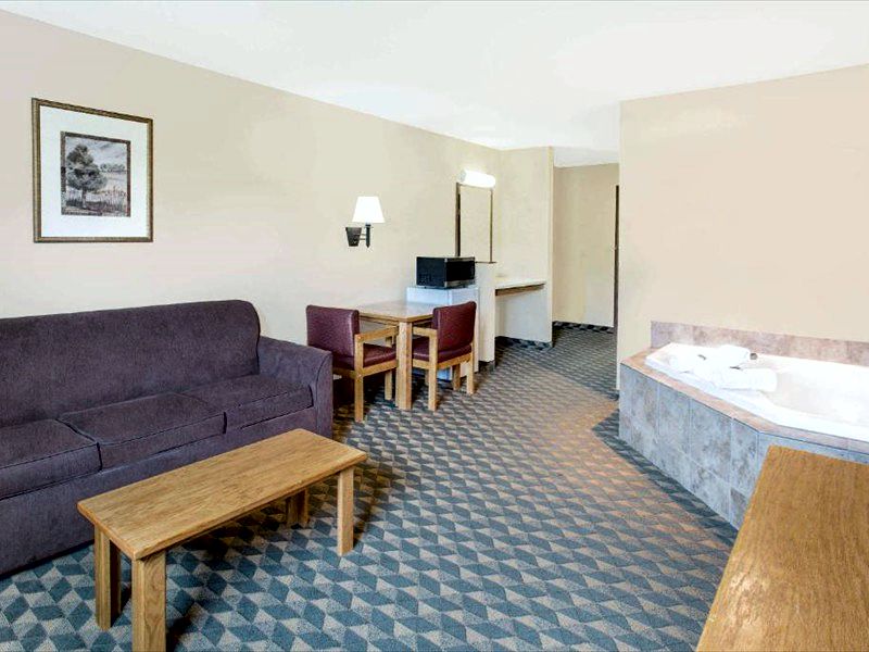 Best Hotel Rooms Darlington Hotels in Platteville