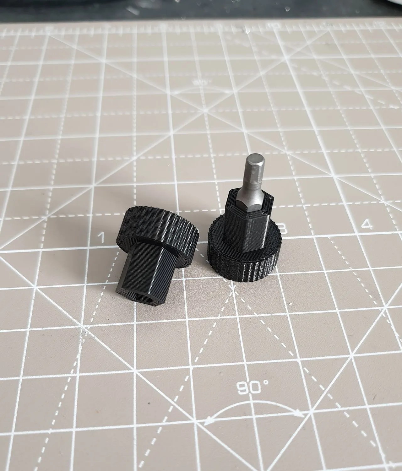 Hex Screw Holder DARNY3D