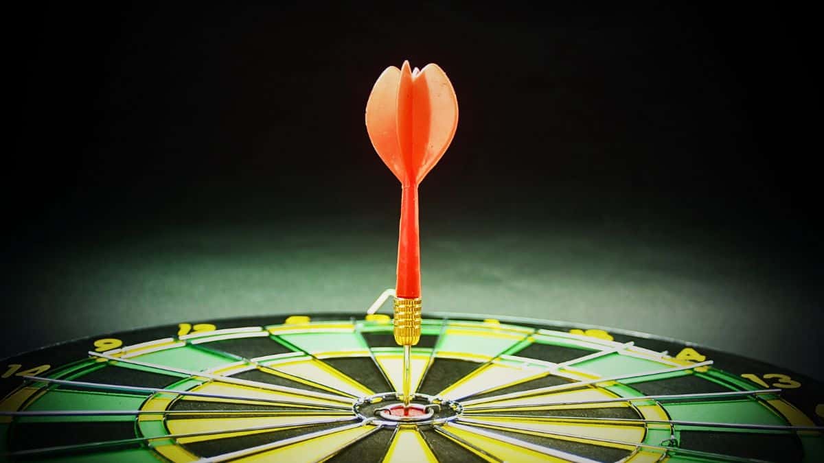 How To Throw Darts With Precision The Most Complete Guide